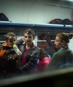Polska przyjmie część ciągnących do UE uchodźców. Na zdjęciu imigranci w Belgradzie zmierzający na Węgry, koniec czerwca 2015 r.