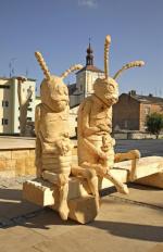 Szczebrzeszyński chrząszcz, choć z wyglądu przypomina świerszcza, doczekał się w mieście już dwóch pomników 