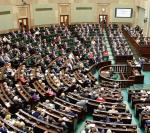 Można odnieść wrażenie,  że po gorącym okresie dyskusji  i sporów  w Sejmie, nikt nie dokonuje uporządkowania tekstu ustawy pod względem poprawności językowej