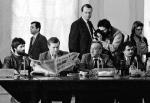 Przy Okrągłym Stole spierano się również o wolne media – na razie, jak widać, komunistyczny mainstream trzymał się mocno. Na zdjęciu od lewej siedzą: Władysław Frasyniuk, Lech Wałęsa, Tadeusz Mazowiecki, Lech Kaczyński 