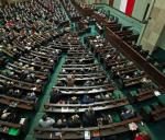 Sondaże zapowiadają, że miejsce w Sejmie straci wielu posłów PO i lewicy