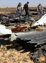Rosjanie przeszukują szczątki samolotu, który rozbił się na Synaju 