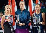 Agnieszka Radwańska w jednym rzędzie z legendą tenisa Chris Evert i pokonaną  Petrą Kvitovą  