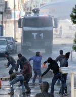 Protesty w Diyarbakir przeciwko intrwencji wojska i policji