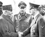 Marszałek Philippe Petain spotkał się w październiku 1940 r. z Hitlerem, aby zaproponować III Rzeszy szeroką współpracę