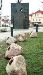 Pomnik „Przejście” w Rzeszowie na placu Cichociemnych. Fot. Jerzy Lubas