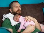 Korzystanie z urlopu macierzyńskiego nie pozbawia prawa do urlopu ojcowskiego