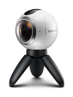 Kamera Samsung Gear 360 pozwala łatwo tworzyć filmy dla gogli do wirtualnej rzeczywistości