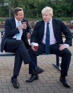 Do pozostania w Unii przekonuje Brytyjczyków premier David Cameron (na zdjęciu z lewej),  do wyjścia ze wspólnoty – burmistrz Londynu Boris Johnson