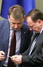 Państwo nie będzie bezradne – zapewnił minister Mariusz Kamiński (z prawej), który ustawę przedstawiał wraz z szefem MSW Mariuszem Błaszczakiem