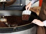 W polskich palarniach klienci mogą czasem również skosztować wyśmienitej kawy