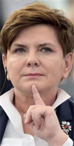 Beata Szydło, premier: - Przez osiem lat rządów koalicji PO–PSL  Polacy stracili ok. 340 mld złotych