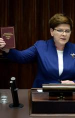 Beata Szydło w piątek w Sejmie mówiła, że KE nie szanuje wyników wyborów i chce Polakom narzucić swój dyktat