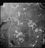 Zdjęcie lotnicze z 1981 r. Przy lewej krawędzi widać jezioro Szlamy, tuż pod nim tajemnicze załamanie pasa granicznego