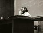 Julio Cortázar podczas wykładu w Berkeley, rok 1980. Fot. Carol Dunlop