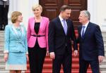 Polska para prezydencka przyjmowana w czwartek w Berlinie przez prezydenta Joachima Gaucka i jego partnerkę. W piątek para niemiecka gościć będzie w Warszawie