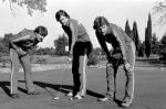 Zbigniew Boniek (z prawej),  Adam Nawałka (z lewej) i Włodzimierz Lubański (w środku). 1978 rok, mistrzostwa świata w Argentynie. W czasie wolnym piłkarze doskonalą umiejętność gry w golfa 