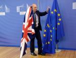 Przed ostatnim wystąpieniem premiera Camerona na szczycie UE brytyjska flaga zostaje zamieniona na unijną 