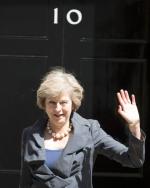 Theresa May noc z środy na czwartek spędzi już na Downing Street jako premier