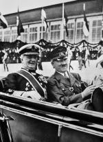 Kiedy stało się jasne, że Niemcy przegrają wojnę, Horthy zaczął negocjować odrębny traktat pokojowy z aliantami. W odwecie Hitler wysłał wojsko na terytorium Węgier  (na zdjęciu: Miklós Horthy i Adolf Hitler)