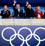 Władimir Putin i szef MKOl Thomas Bach podczas igrzysk w Soczi. Ich przyjaźń przetrwała