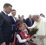 Papieża powitała para prezydencka i dzieci