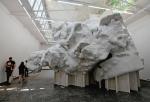 „Przypadkowa przestrzeń” Szwajcara Christiana Keneza, czyli chmura z betonu temporu