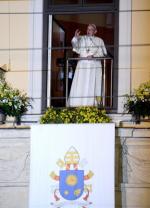 W papieskim oknie Franciszek pojawił się cztery razy