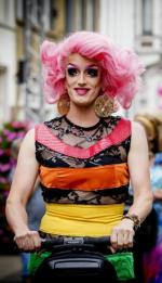 Parada LGBT w Tilburgu (Holandia), zwana różowym poniedziałkiem