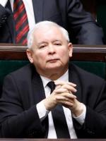 Dla Jarosława Kaczyńskiego uderzenie w TK czy zaprzężenie mediów publicznych do rządowej propagandy służą obronie demokracji.