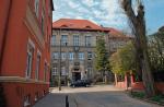 Założona jako pruskie „Königs  Real Gymnasium” „Topolówka” obchodziła stulecie siedem lat temu.