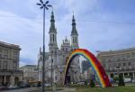 Tęcza na pl. Zbawiciela w Warszawie kilka razy była podpalana przez przeciwników ruchu LGBT.