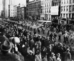 Przemarsz bundowców ulicami Nowego Jorku na wiec, który odbył się w Madison Square Garden 20 lutego 1939 r.