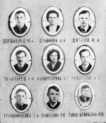 Tablica nagrobna dziewięciorga uczestników rosyjskiej ekspedycji Diatłowa (cmentarz Michajłowski w Jekaterynburgu). Zimą 1959 r. wszyscy zginęli w niewyjaśnionych okolicznościach na Uralu.