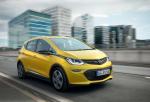 Opel Ampera z silnikiem elektrycznym może przejechać, według producenta, 400 km po jednym ładowaniu baterii.