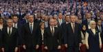 Władimir Putin (w środku) i Recep Tayyip Erdogan (drugi od prawej) na szczycie w Stambule.