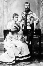 Oficjalne zdjęcie carewicza Mikołaja i księżniczki heskiej Alicji po ogłoszeniu ich zaręczyn. Po ślubie małżonka Mikołaja II Romanowa przyjęła imię Aleksandra Fiodorowna