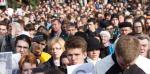 Studenci i wykładowcy z Petersburga w trakcie protestu przeciw zamknięciu jednej z miejscowych szkół wyższych, wiosna 2016 r.