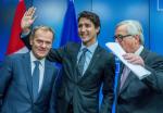 Donald Tusk, szef Rady Europejskiej, Justin Trudeau, premier Kanady i Jean-Claude Juncker, przewodniczący Komisji Europejskiej.