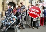 Aktywiści pro-life od lat domagają się zaprzestania przerywania ciąży (na zdjęciu Marsz dla Życia i Rodziny w Krakowie).