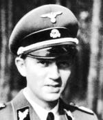 Walter Schellenberg (1910–1952),  funkcjonariusz SS, szef wywiadu  Sicherheitsdienst (SD)