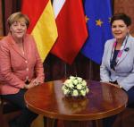 W sprawach unijnych Angela Merkel (na zdjęciu z Beatą Szydło podczas zeszłorocznej wizyty w Warszawie) jest gotowa na kompromisowe rozwiązania – twierdzą niemieccy dyplomaci.