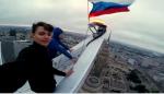 Młodzi Rosjanie weszli  na szczyt Złotej 44  w ubiegłym roku. Teraz pochwalili się nagraniem z eskapady.