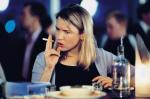 „Palenie jest oznaką słabości i umniejsza autorytet osobisty” – mówi bohaterka „Dziennika Bridget Jones” i sięga po następnego papierosa.