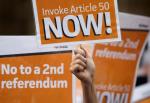 Artykuł 50, natychmiast! – domagają się zwolennicy jak szybszego Brexitu. To artykuł traktatu unijnego o wszystko mówiącym tytule „Wystąpienie z Unii” 