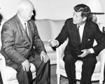 Chruszczow i Kennedy spotkali się po raz pierwszy w 1961 r. w Wiedniu. Sowiecki przywódca odniósł wtedy wrażenie, że nowy prezydent USA nie będzie trudnym przeciwnikiem.