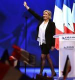 Po raz pierwszy w V Republice do drugiej tury może nie dostać się kandydat żadnej z partii umiarkowanych. Le Pen nie będzie miała z tym problemu.
