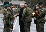 Dzień Kobiet u Pancerniaków. Minister obrony narodowej  Antoni Macierewicz odwiedził Warszawską Brygadę Pancerną  w Wesołej  i spotkał się z żołnierkami w dniu ich święta.