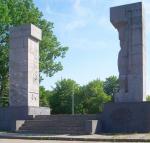 Komunistycznych monumentów jest w Polsce jeszcze ok. 500. Na zdjęciu pomnik w Olsztynie.
