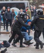W poniedziełek ponad sto osób stanie przed sądem w Mińsku za udział w demonstracjach.